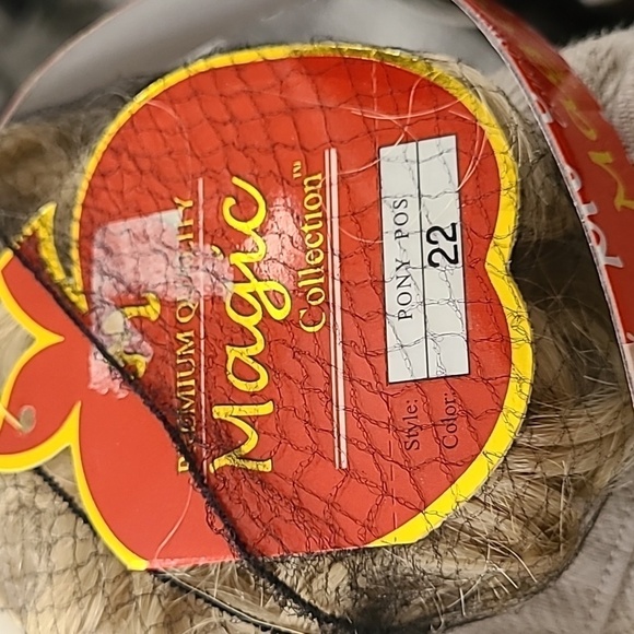 MAGIC Gold Synthetic Hair Piece Color 22 Blond NWT - Picture 2 of 4